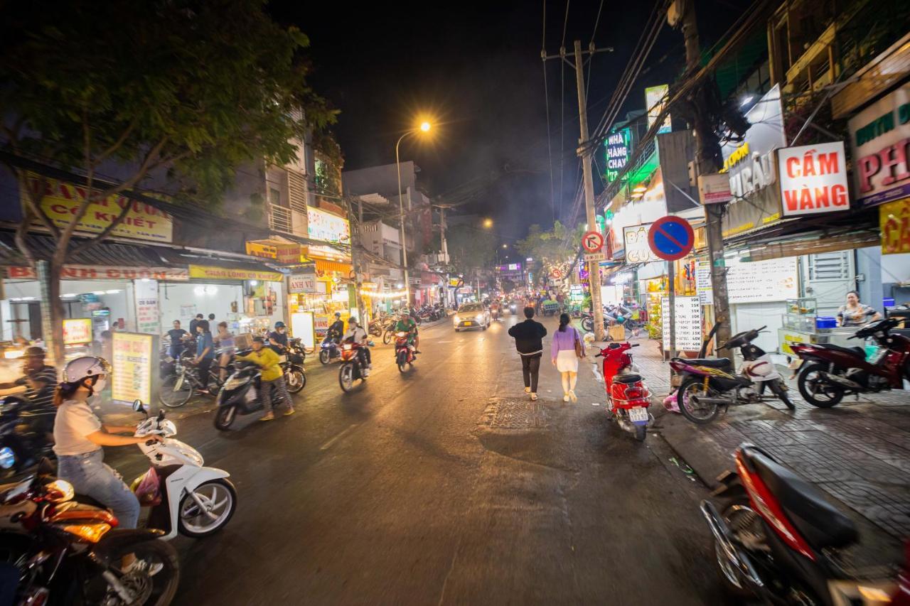 Airport Saigon Hotel - Gan Am Thuc Dem Cho Pham Van Hai Ho Chi Minh-staden Exteriör bild