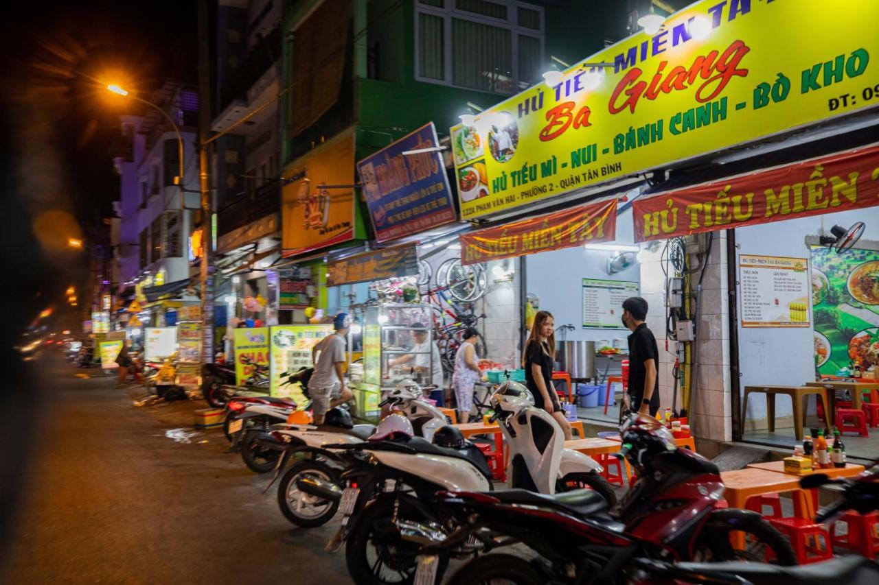 Airport Saigon Hotel - Gan Am Thuc Dem Cho Pham Van Hai Ho Chi Minh-staden Exteriör bild